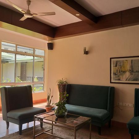 Polo Tura Hotel Luaran gambar