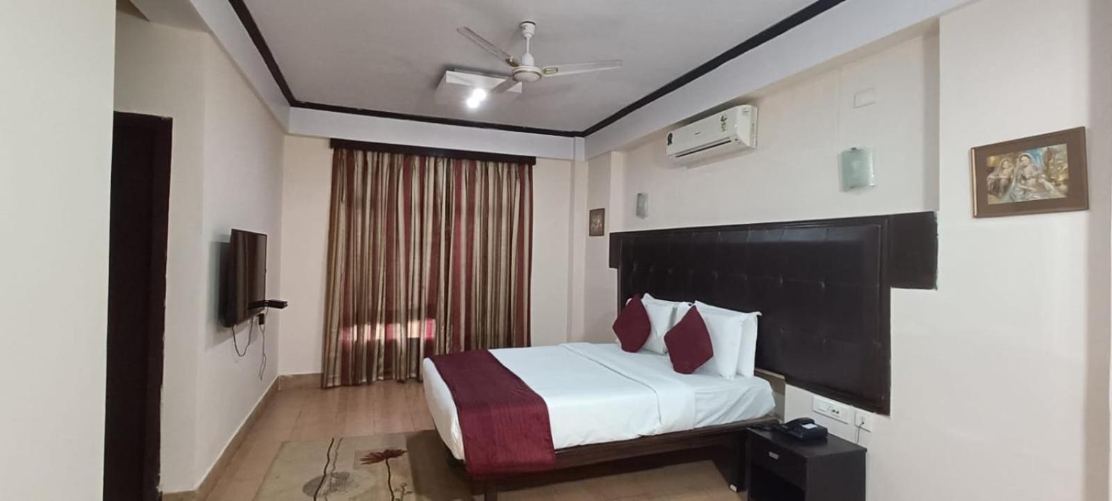 Polo Tura Hotel Luaran gambar