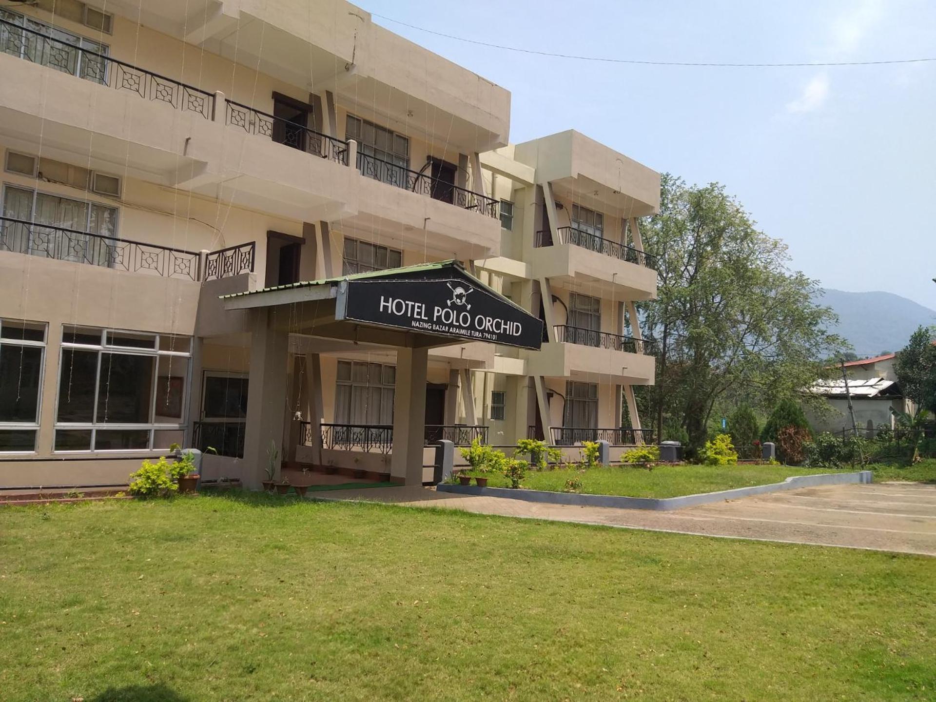 Polo Tura Hotel Luaran gambar