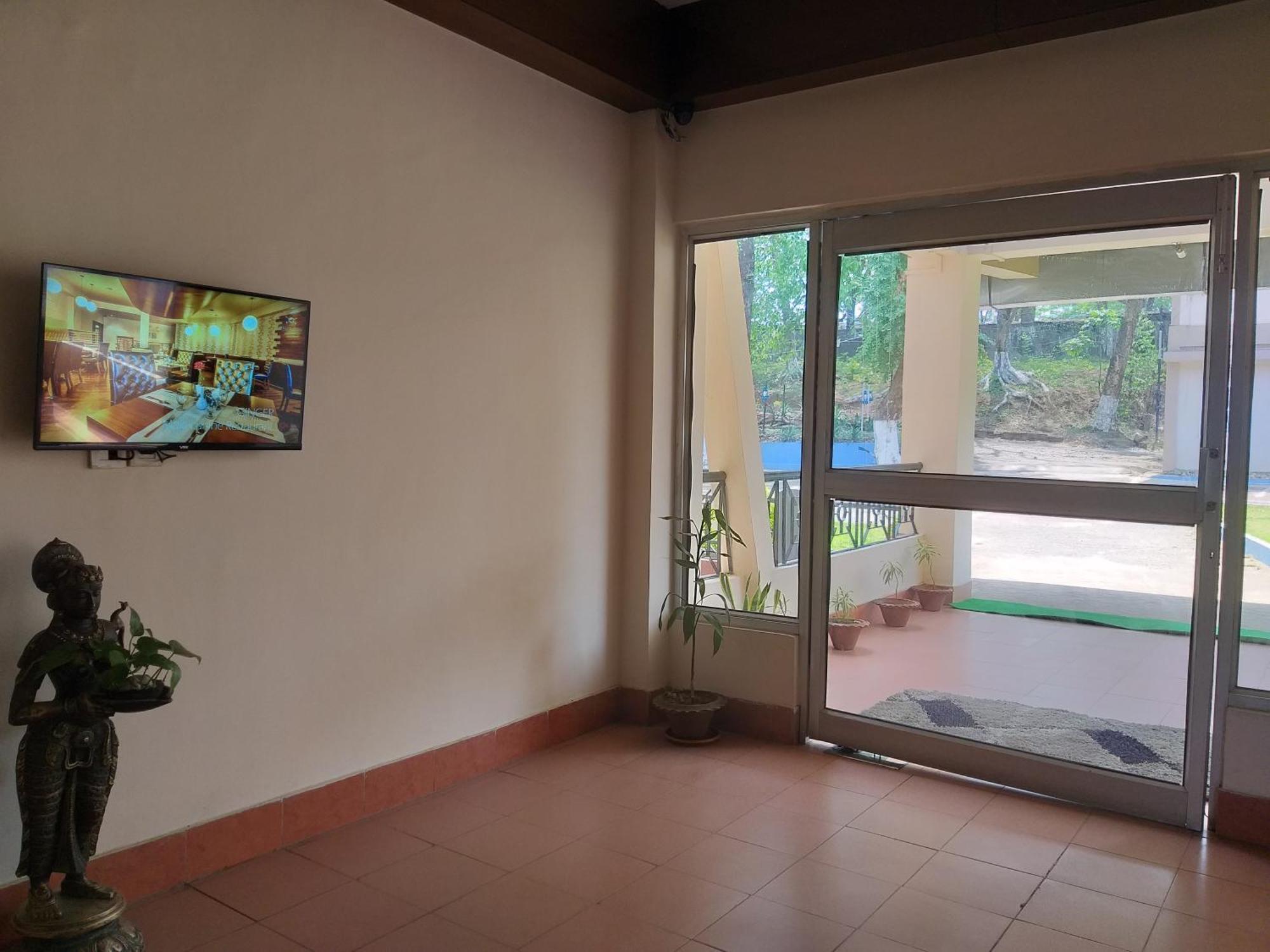 Polo Tura Hotel Luaran gambar