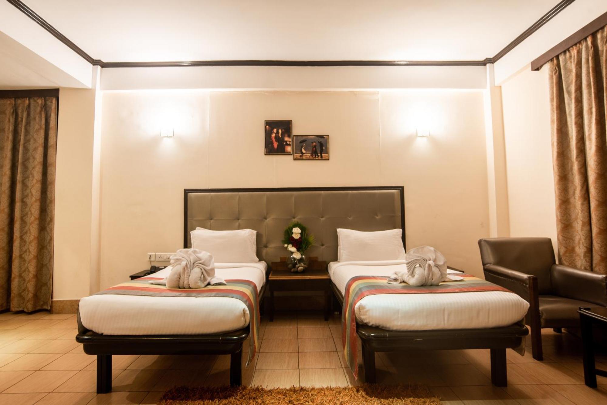 Polo Tura Hotel Luaran gambar