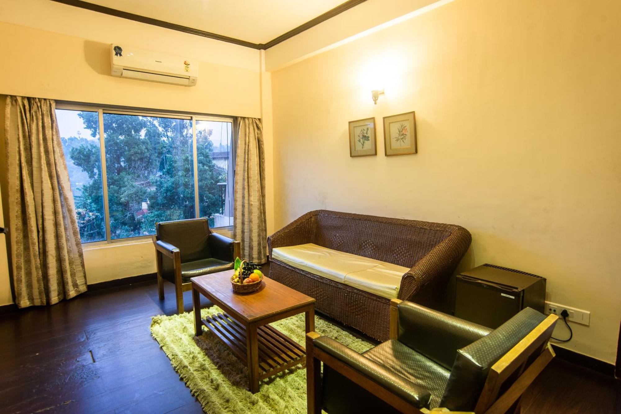 Polo Tura Hotel Luaran gambar