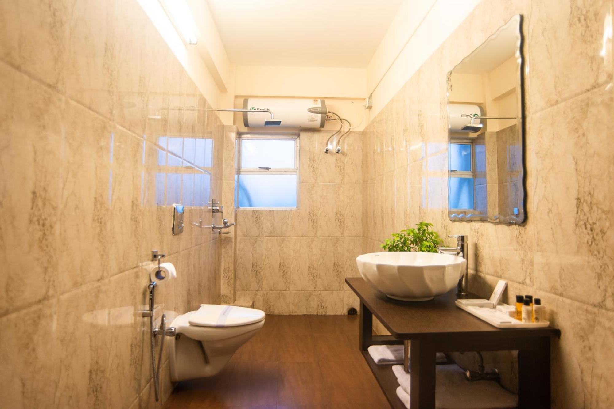 Polo Tura Hotel Luaran gambar