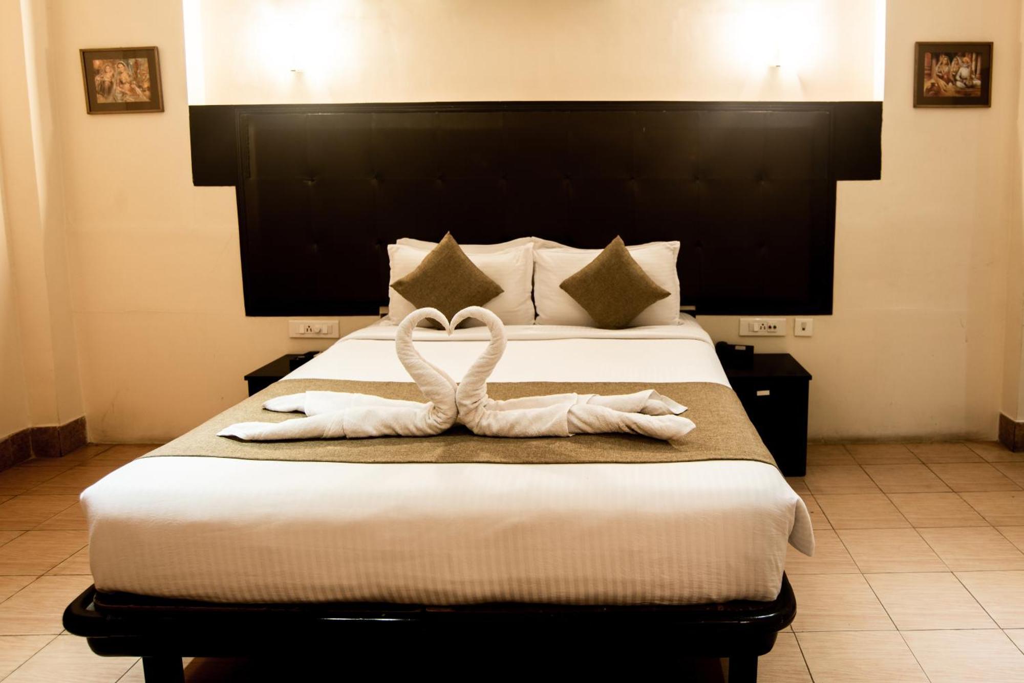 Polo Tura Hotel Luaran gambar