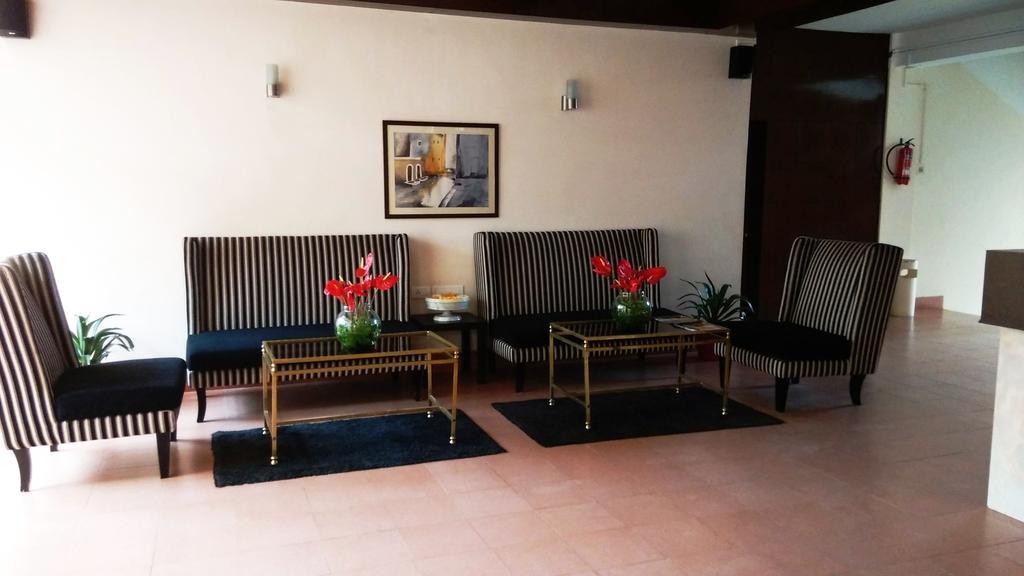Polo Tura Hotel Luaran gambar