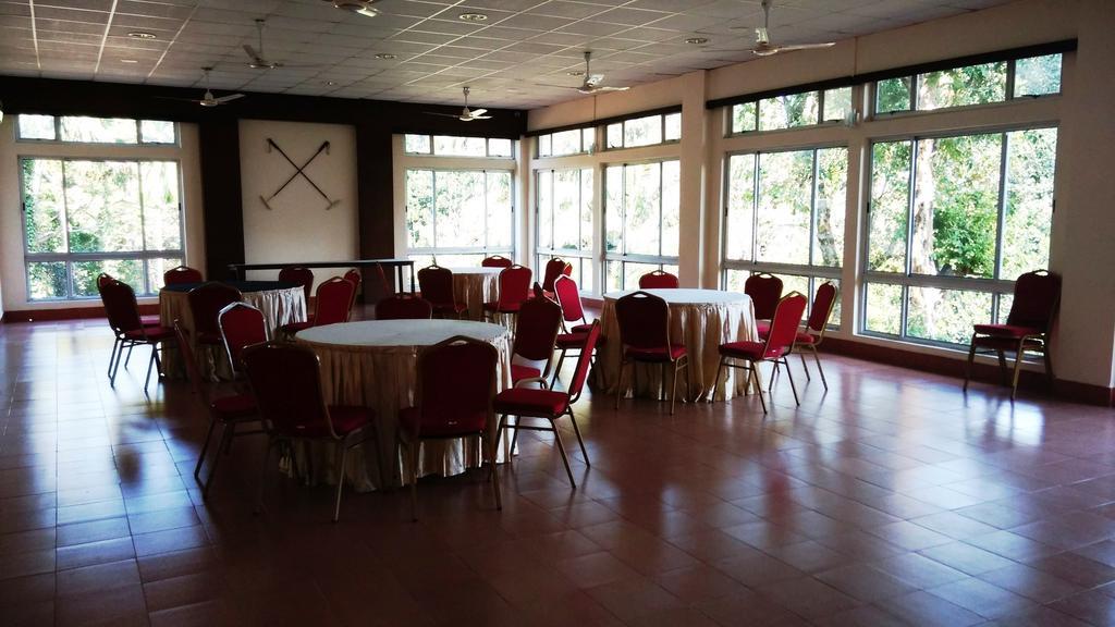 Polo Tura Hotel Luaran gambar