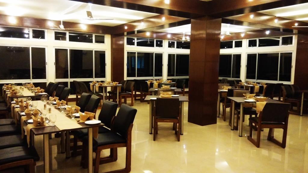 Polo Tura Hotel Luaran gambar