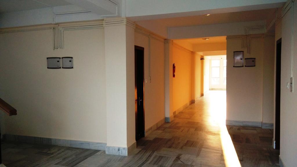 Polo Tura Hotel Luaran gambar