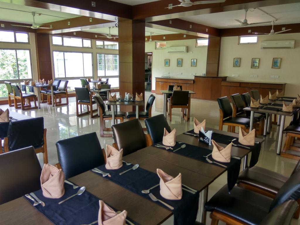Polo Tura Hotel Luaran gambar